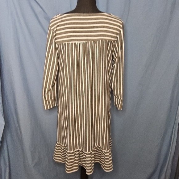 Suzanne Betro White and Gray Ruffled Tiered Mini Dress(B4) - Picture 3 of 6